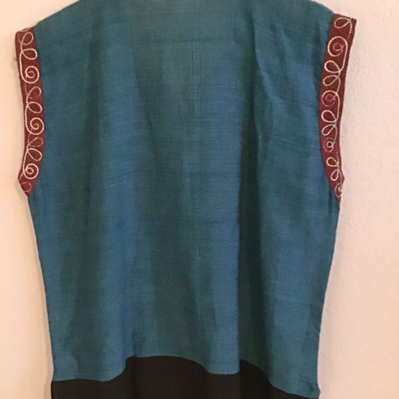 NWOT - Embroidered teal Nepalese top - Picture 2 of 8